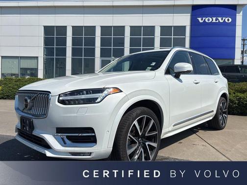 Crystal White Metallic 2023 Volvo XC90 B6 Plus 7-Seater