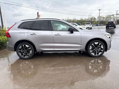 Aurora Silver 2026 Volvo XC60 B5 Plus