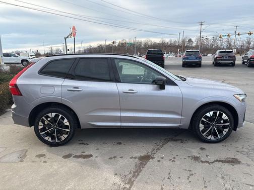 2026 Volvo XC60 B5 Plus