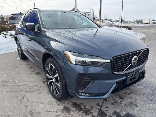 2025 Volvo XC60 B5 Plus