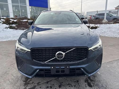 2025 Volvo XC60 B5 Plus