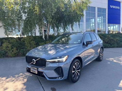 2023 Volvo XC60 B5 Plus Dark Theme