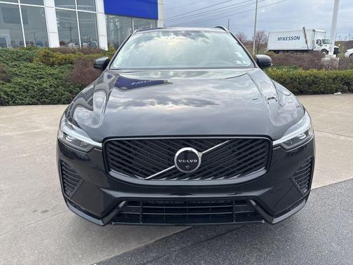 2026 Volvo XC60 B5 Plus