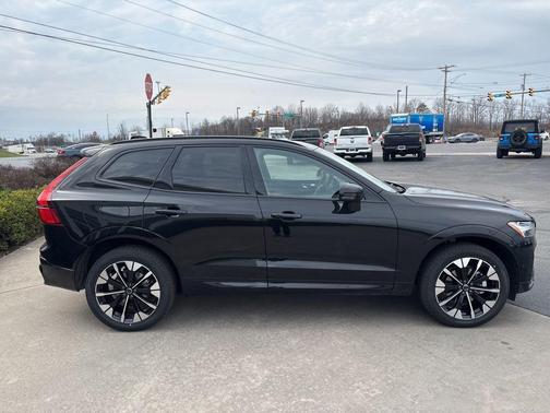 2026 Volvo XC60 B5 Plus