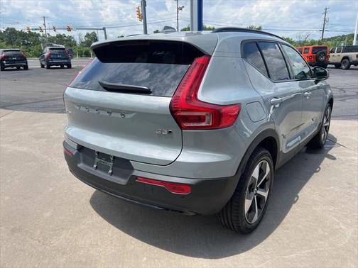 2026 Volvo XC40 B5 Plus