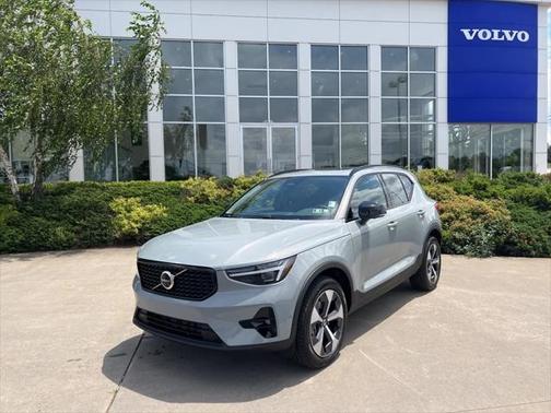 2026 Volvo XC40 B5 Plus