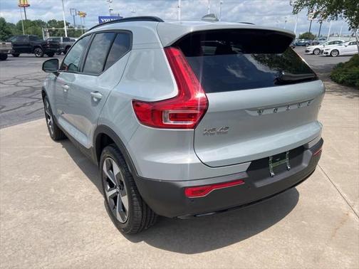 2026 Volvo XC40 B5 Plus