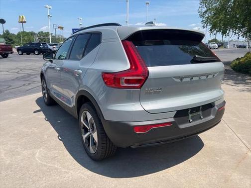 2026 Volvo XC40 B5 Plus