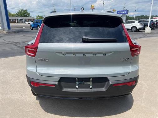2026 Volvo XC40 B5 Plus