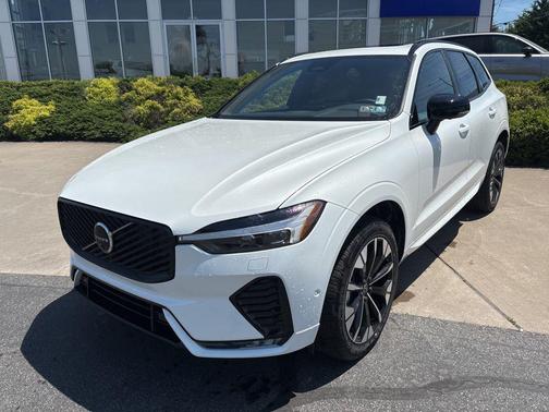 Crystal White Metallic 2026 Volvo XC60 B5 Plus