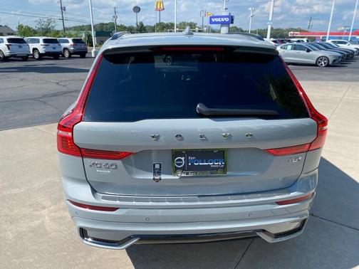 2025 Volvo XC60 Plug-In Hybrid Plus