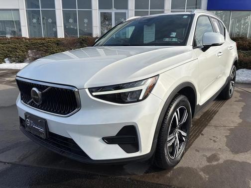 2023 Volvo XC40 B5 Core