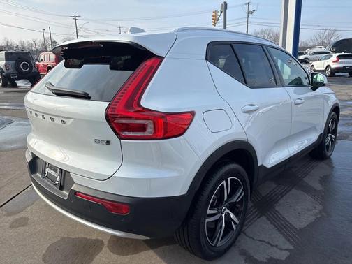 2023 Volvo XC40 B5 Core