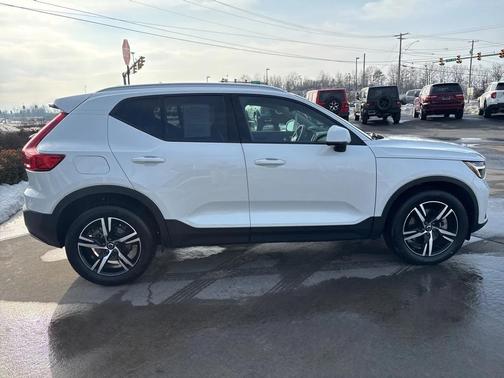 2023 Volvo XC40 B5 Core