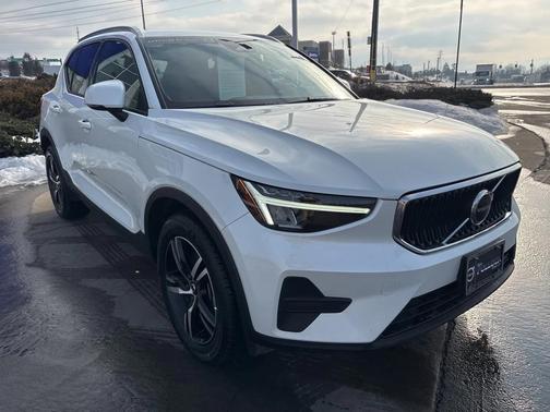 2023 Volvo XC40 B5 Core