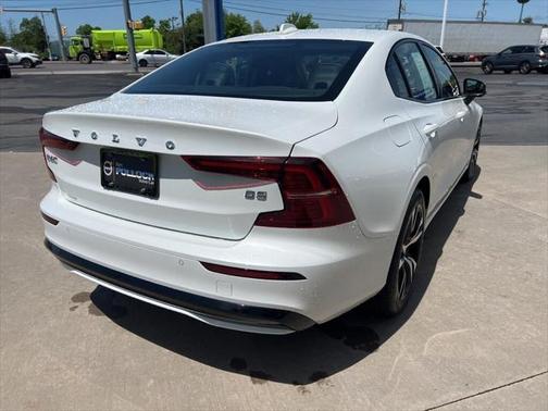 2025 Volvo S60 B5 Core