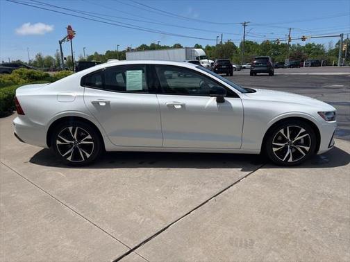 2025 Volvo S60 B5 Core