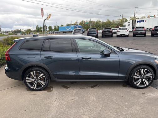 Denim Blue Metallic 2025 Volvo V60 Cross Country Plus, B5 AWD Gas (mild hybrid)
