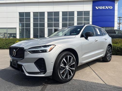 Silver Dawn Metallic 2025 Volvo XC60 B5 Plus