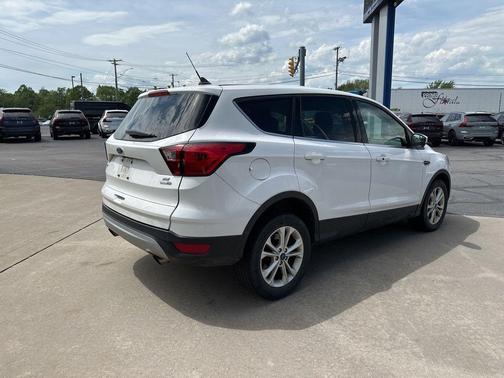 OXFORD WHITE 2019 Ford Escape SE