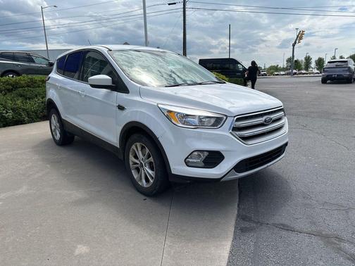 OXFORD WHITE 2019 Ford Escape SE