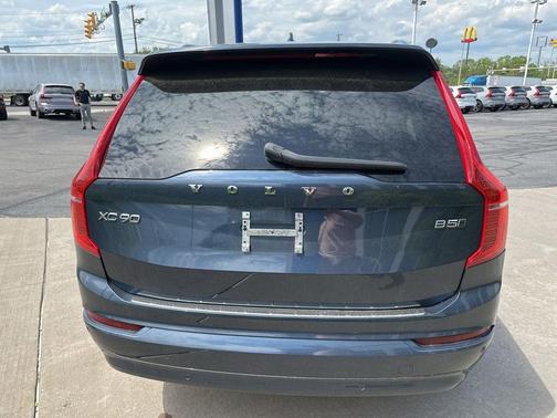 Denim Blue Metallic 2023 Volvo XC90 B5 Core