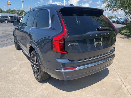 2026 Volvo XC90 B6 Plus 6-Seater