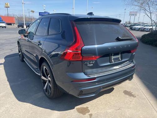 2025 Volvo XC60 Plug-In Hybrid T8 Ultra