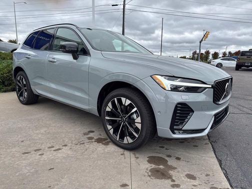 Vapour Grey 2027 Volvo XC60 Plus