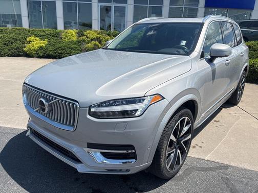 Silver Dawn Metallic 2023 Volvo XC90 B6 Plus 7-Seater