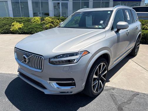 Silver Dawn Metallic 2023 Volvo XC90 B6 Plus 7-Seater