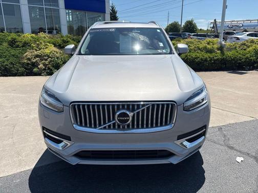 Silver Dawn Metallic 2023 Volvo XC90 B6 Plus 7-Seater