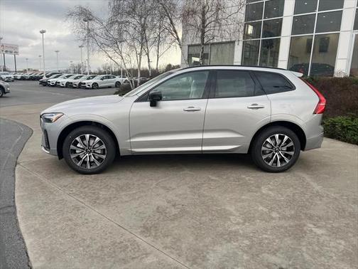 2025 Volvo XC60 B5 Core