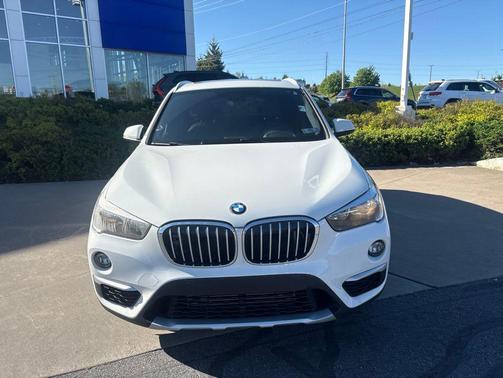 Alpine White 2018 BMW X1 xDrive28i