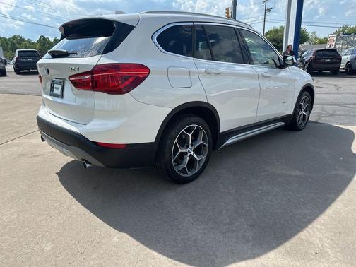 Alpine White 2018 BMW X1 xDrive28i