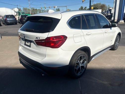Alpine White 2018 BMW X1 xDrive28i
