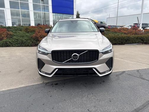 2025 Volvo XC60 B5 Ultra