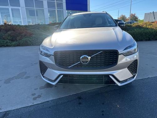 2025 Volvo XC60 B5 Ultra