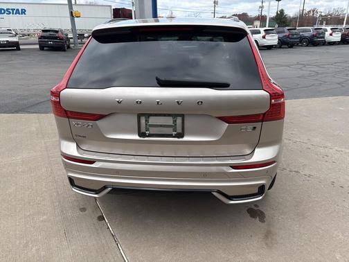 2025 Volvo XC60 B5 Ultra