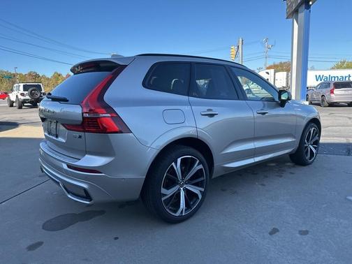 2025 Volvo XC60 B5 Ultra