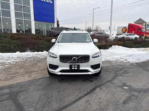 2023 Volvo XC90 B5 Core