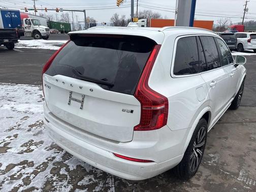 2023 Volvo XC90 B5 Core