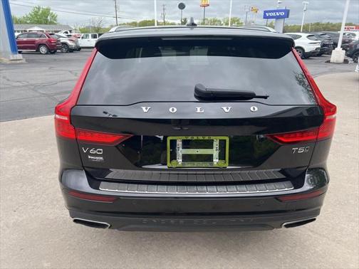 2022 Volvo V60 Cross Country T5