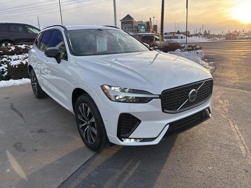 2025 Volvo XC60 B5 Plus