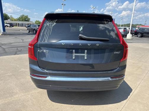 2025 Volvo XC90 B6 Plus 7-Seater