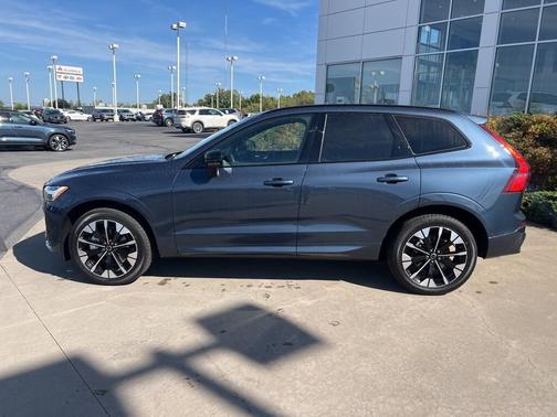 2026 Volvo XC60 B5 Plus