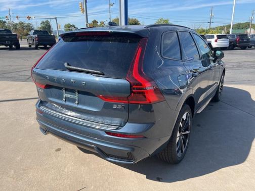 2026 Volvo XC60 B5 Plus