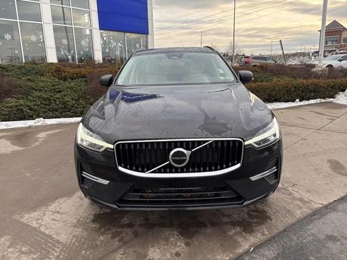 2022 Volvo XC60 B5 Momentum