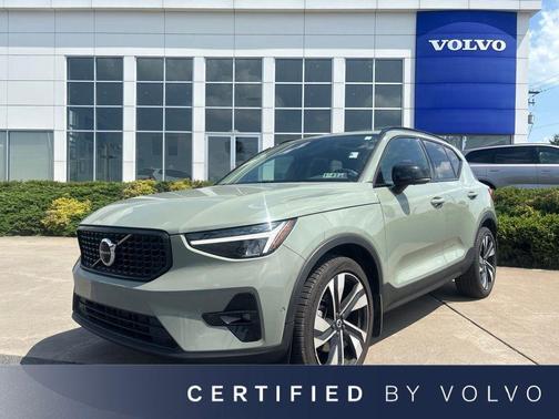Sage Green Metallic 2024 Volvo XC40 B5 Plus Dark Theme
