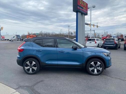 2023 Volvo XC40 Recharge Pure Electric Twin Plus